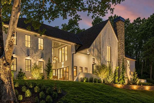 1.63 Acres of Land with Home for Sale in Nashville, Tennessee