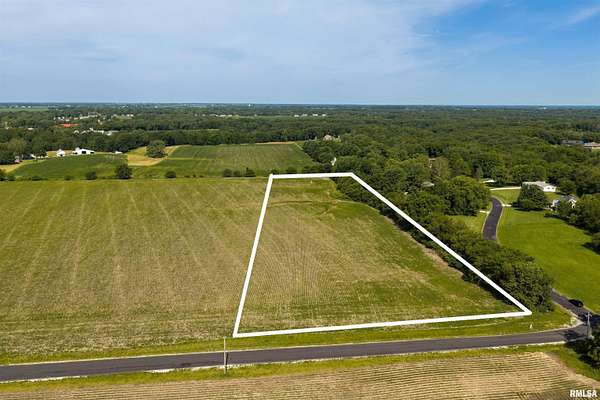 5.47 Acres of Land for Sale in Hanna City, Illinois