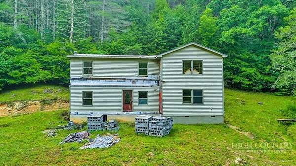 29 Acres of Recreational Land with Home for Sale in Purlear, North Carolina