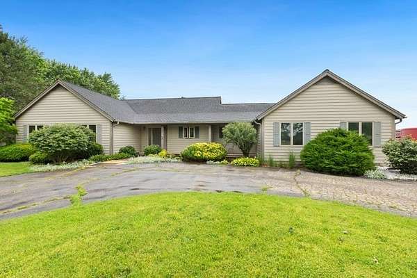 5.14 Acres of Land with Home for Sale in Elgin, Illinois