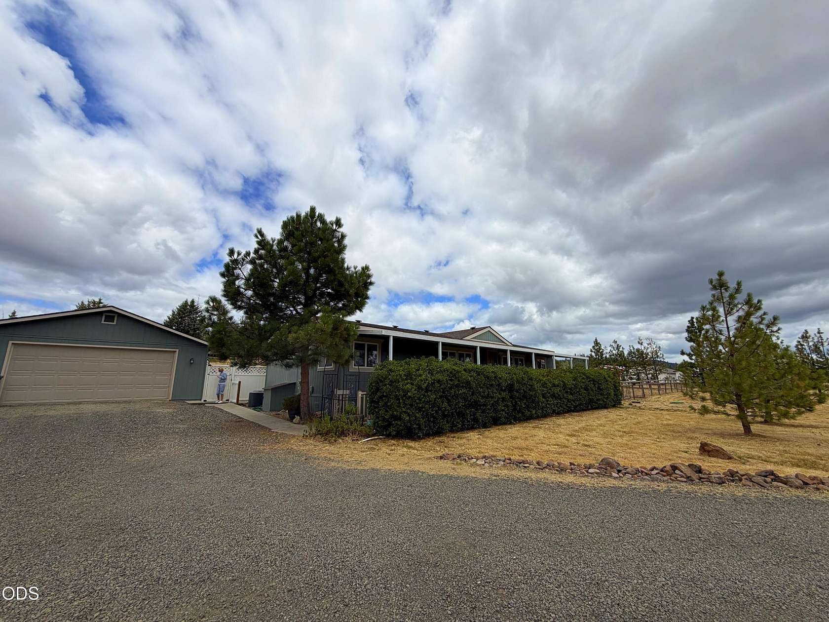 5.14 Acres of Land with Home for Sale in Eagle Point, Oregon