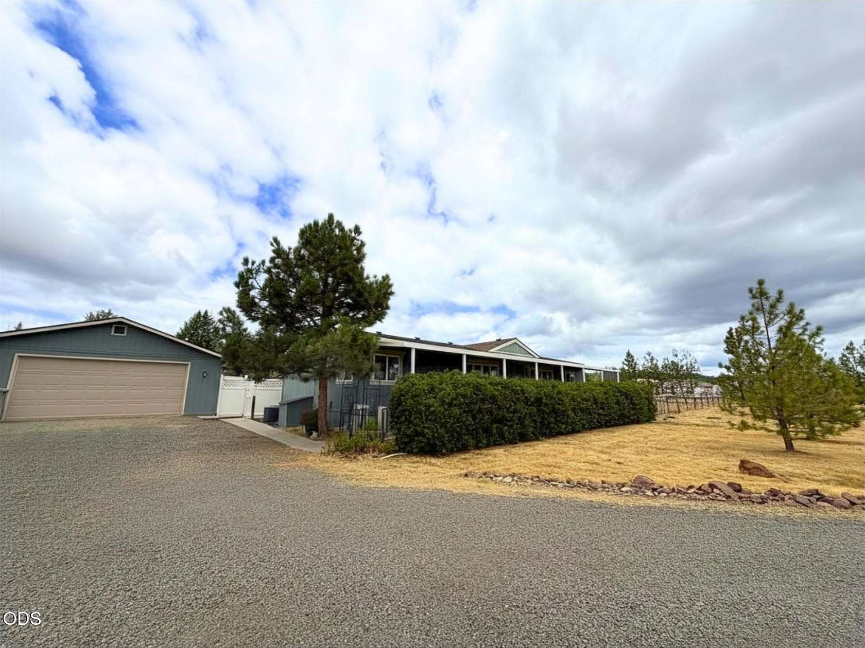 5.14 Acres of Land with Home for Sale in Eagle Point, Oregon