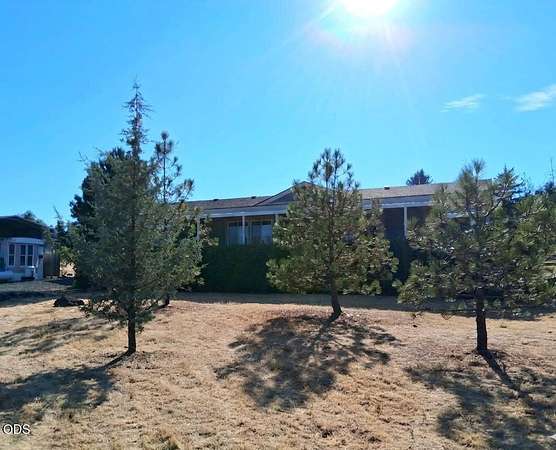5.14 Acres of Land with Home for Sale in Eagle Point, Oregon