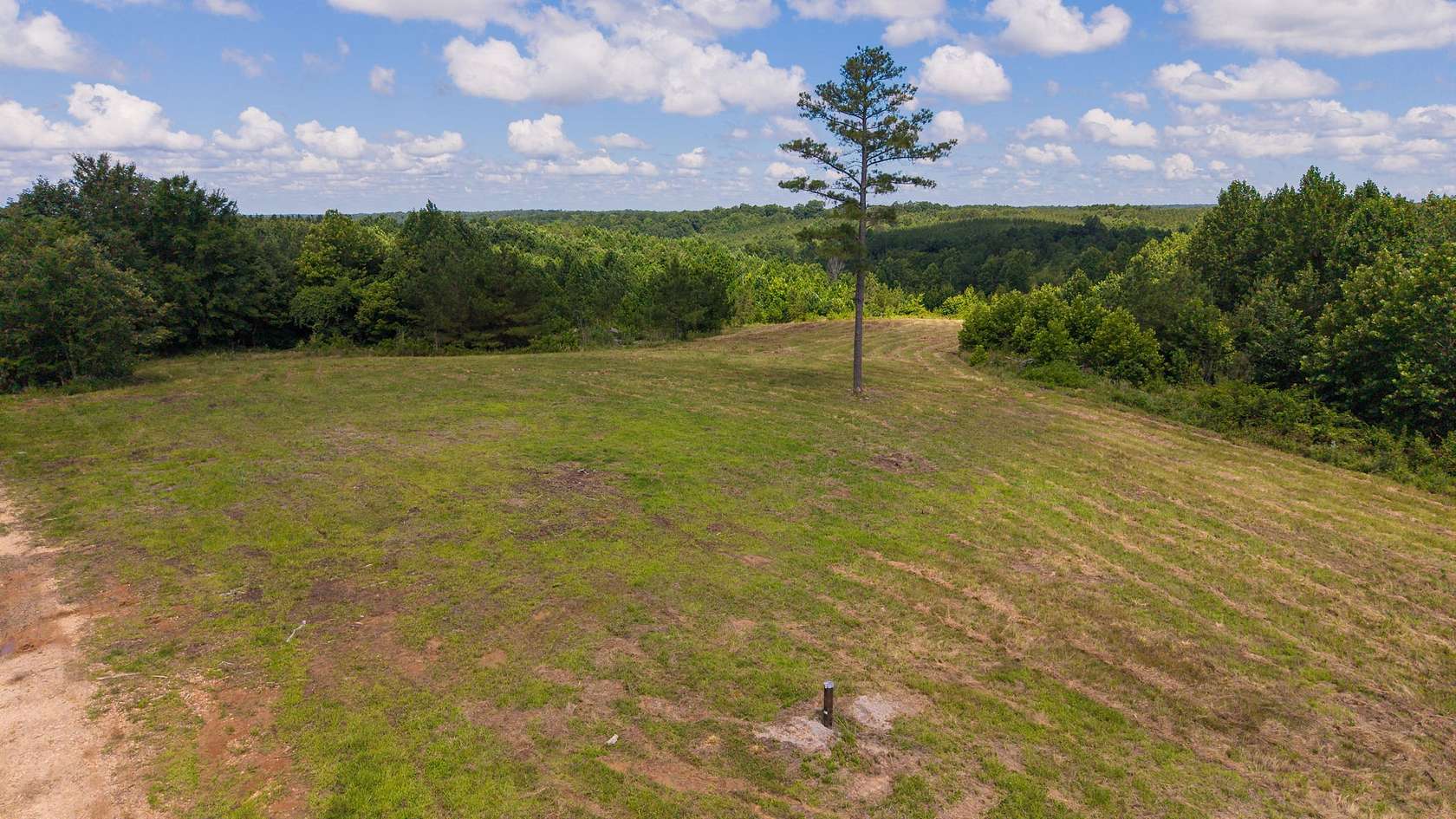 20.2 Acres of Recreational & Residential Land for Sale in Dover, Tennessee