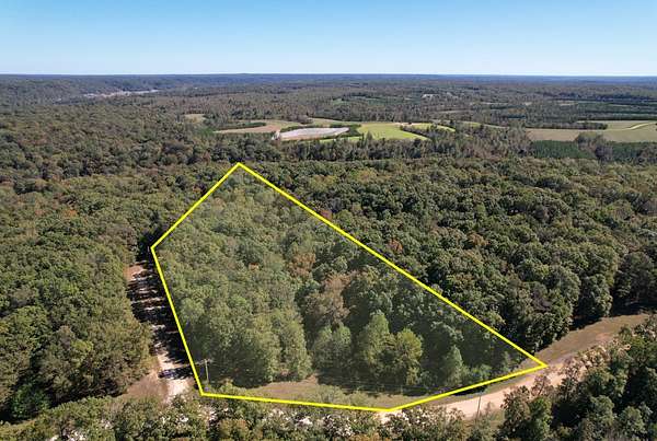 5 Acres of Residential Land for Sale in Hurricane Mills, Tennessee