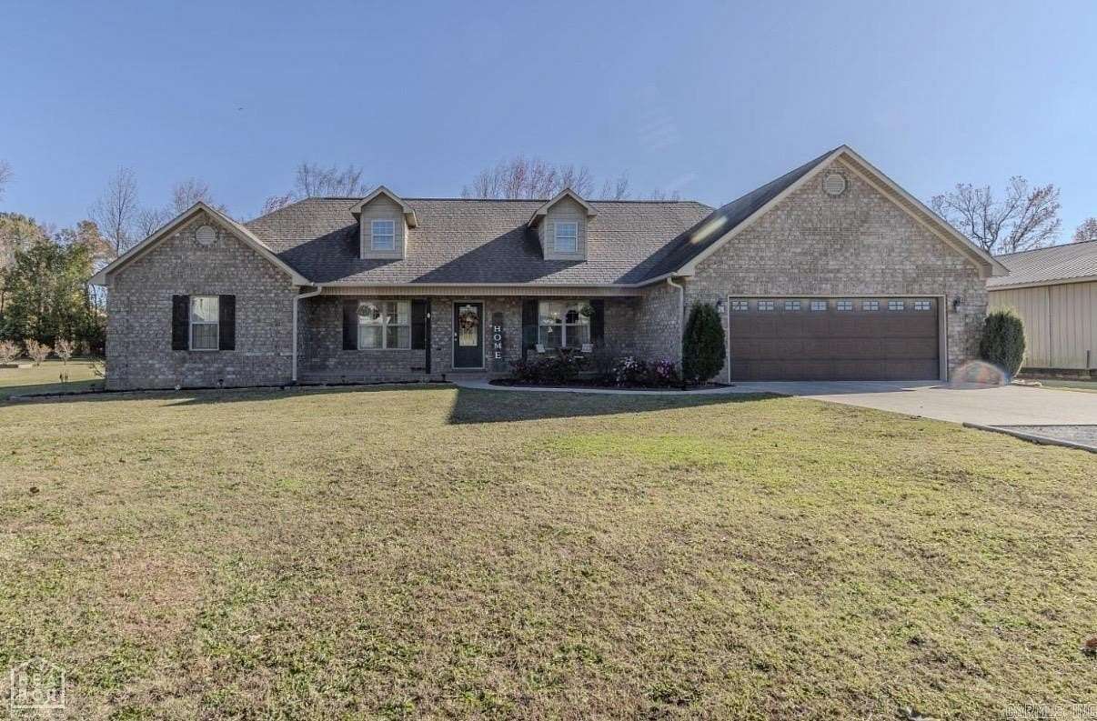 1.5 Acres of Land with Home for Sale in Jonesboro, Arkansas