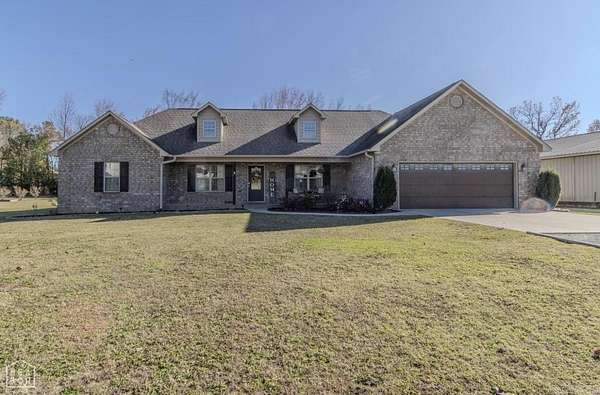 1.5 Acres of Land with Home for Sale in Jonesboro, Arkansas