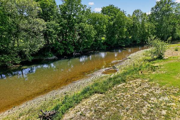 1 Acre of Residential Land for Sale in Gainesboro, Tennessee