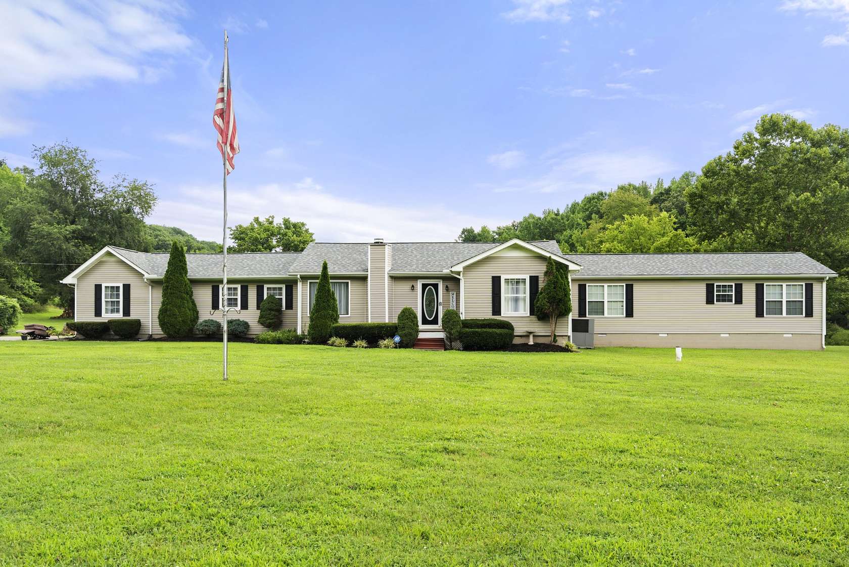 8 Acres of Land with Home for Sale in Dickson, Tennessee