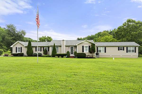 8 Acres of Land with Home for Sale in Dickson, Tennessee