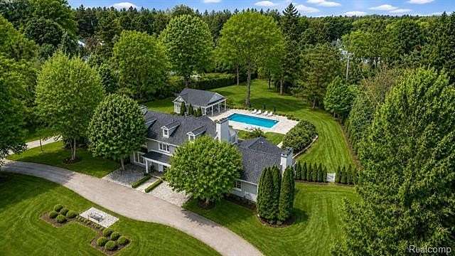 1.6 Acres of Land with Home for Sale in Bloomfield Hills, Michigan