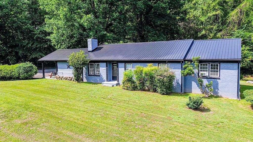 1.6 Acres of Land with Home for Sale in Nathalie, Virginia