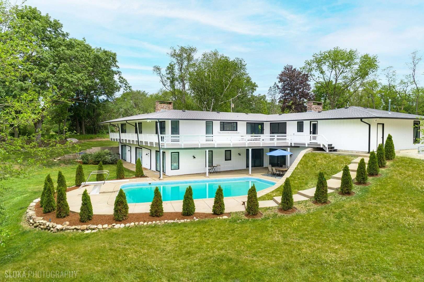 5 Acres of Land with Home for Sale in Barrington Hills, Illinois