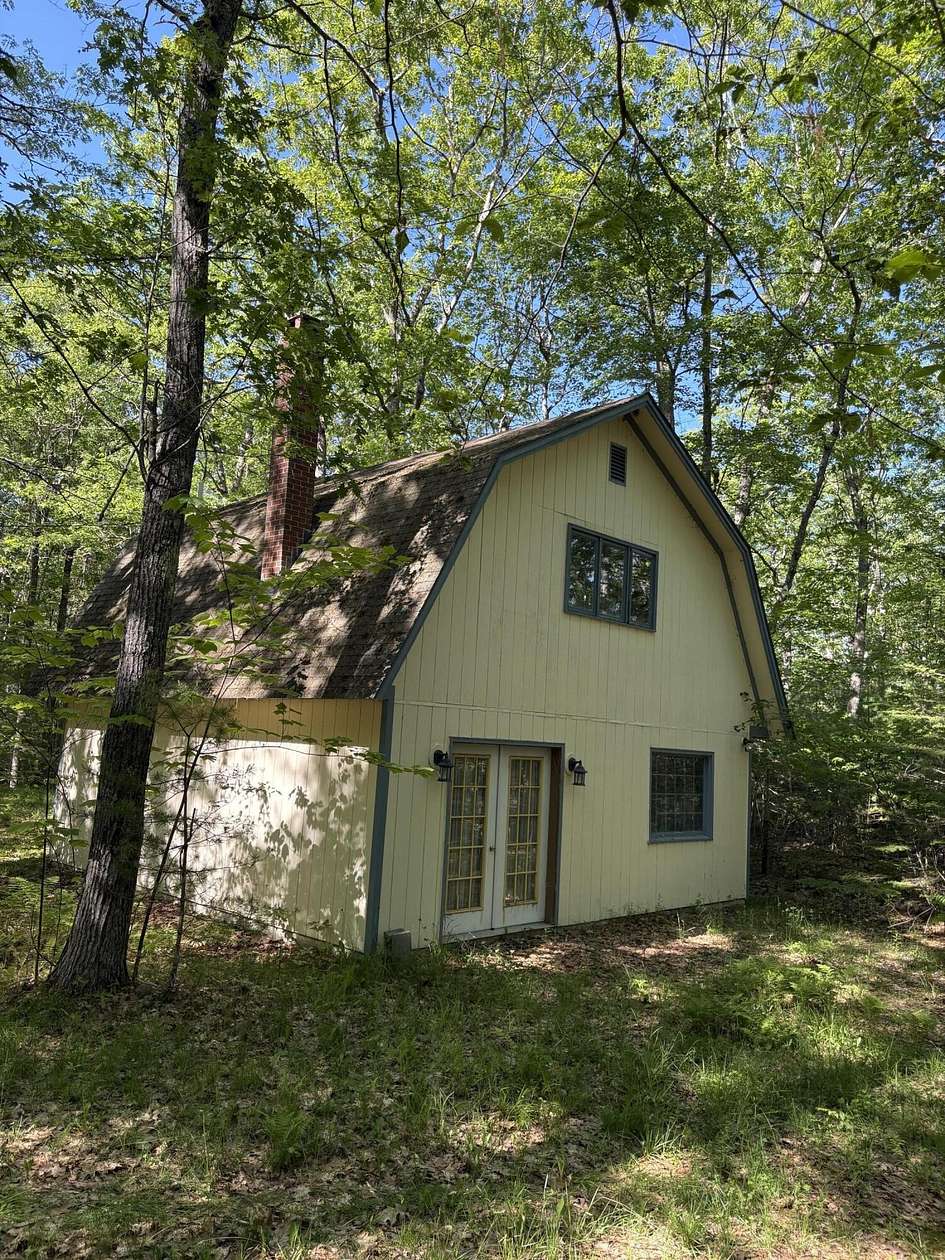 19.9 Acres of Land with Home for Sale in Bristol, Maine