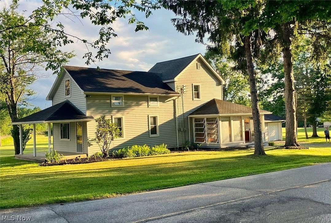 2.37 Acres of Land with Home for Sale in Columbiana, Ohio