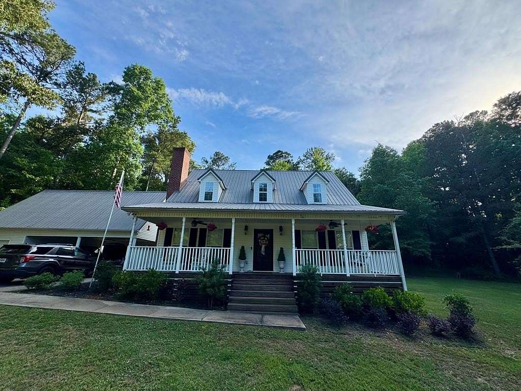 2.79 Acres of Land with Home for Sale in Milledgeville, Georgia