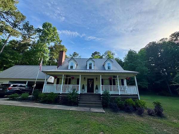 2.79 Acres of Land with Home for Sale in Milledgeville, Georgia