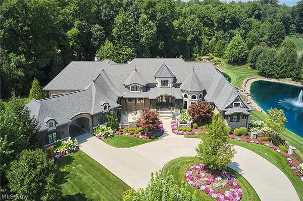 3 Acres of Land with Home for Sale in Sharon Township, Ohio