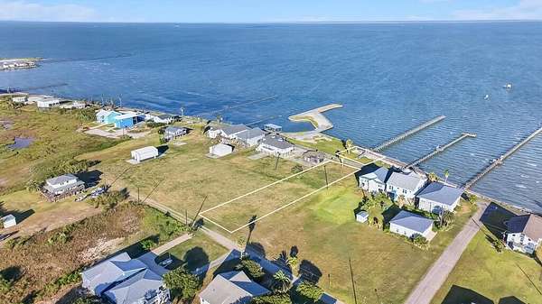 0.84 Acres of Residential Land for Sale in Rockport, Texas