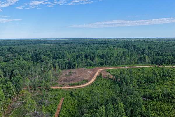 126 Acres of Recreational Land for Sale in Dover, Tennessee