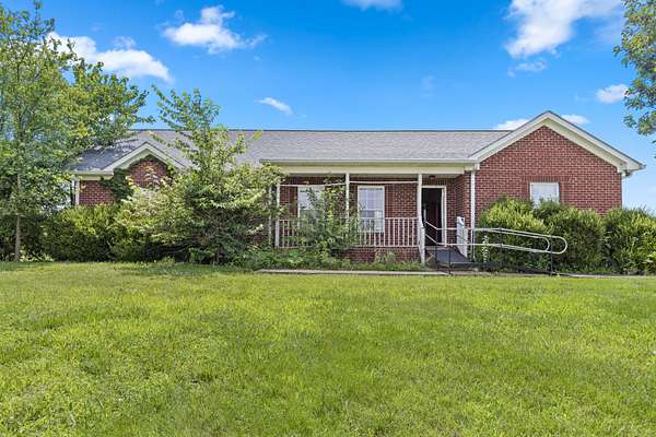 1.59 Acres of Land with Home for Sale in Springfield, Tennessee
