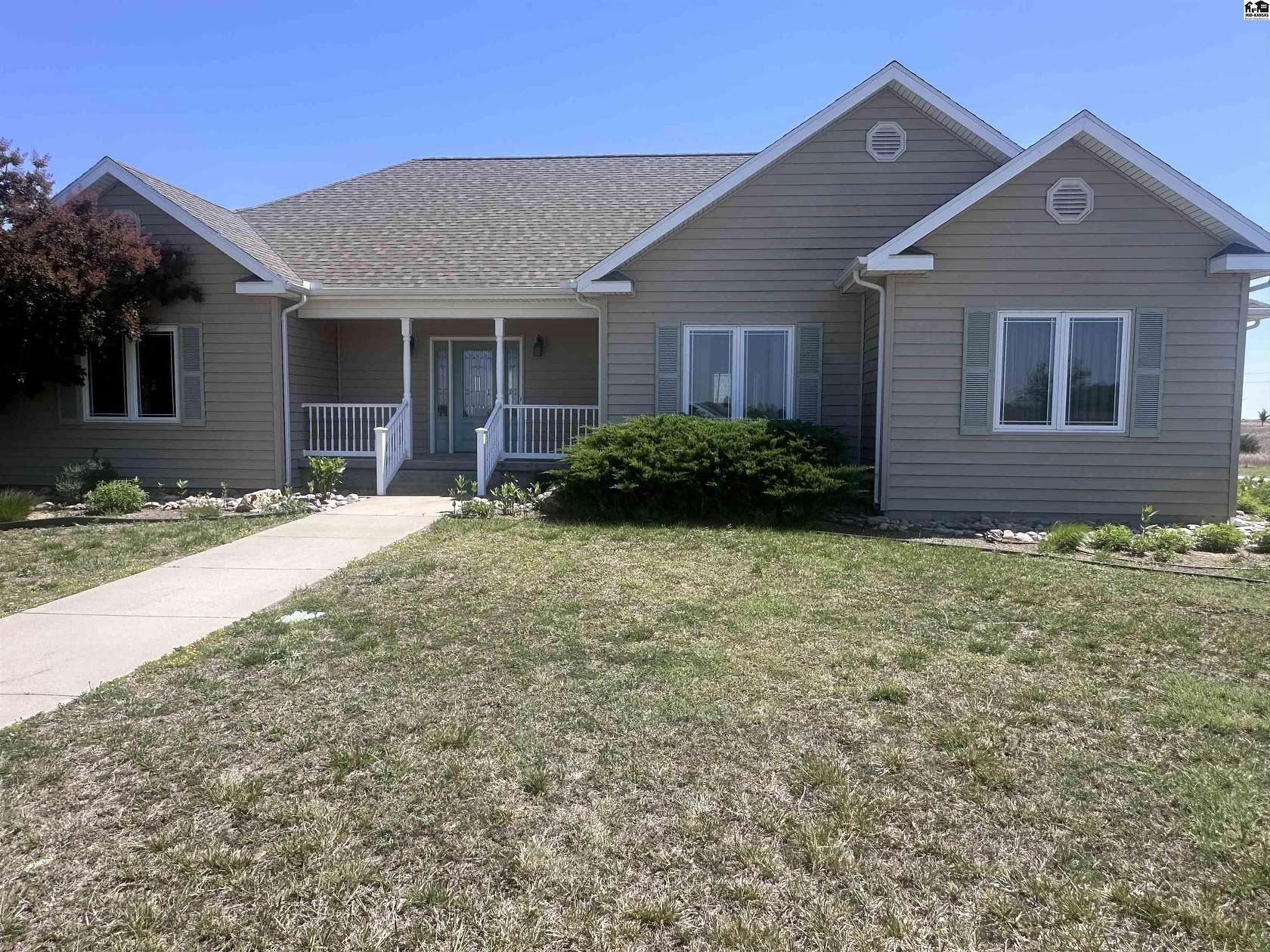 3.49 Acres of Land with Home for Sale in Pratt, Kansas