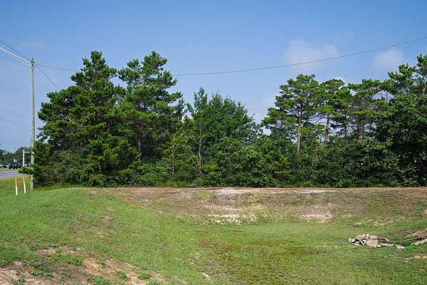 1.3 Acres of Commercial Land for Sale in Gulf Breeze, Florida