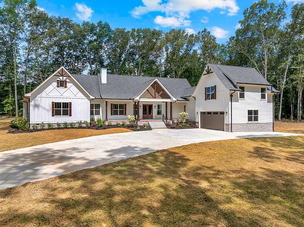 7 Acres of Land with Home for Sale in Manchester, Tennessee