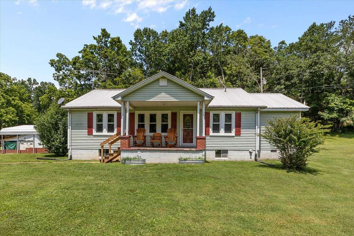 10.9 Acres of Land with Home for Sale in Centerville, Tennessee