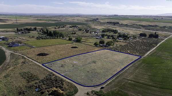 5 Acres of Residential Land for Sale in Eltopia, Washington