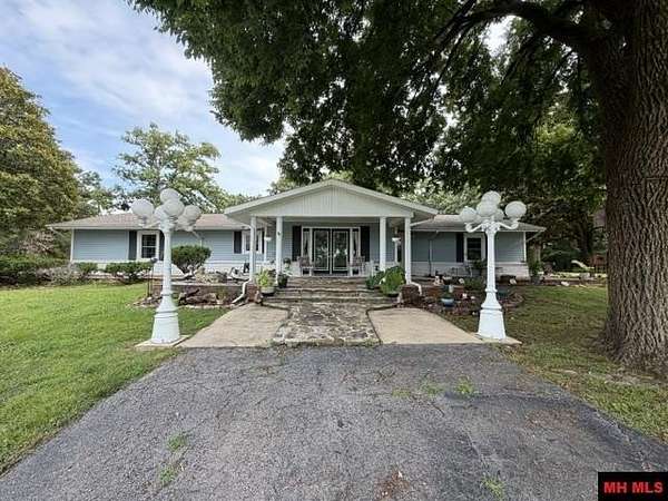 1.83 Acres of Land with Home for Sale in Mountain Home, Arkansas