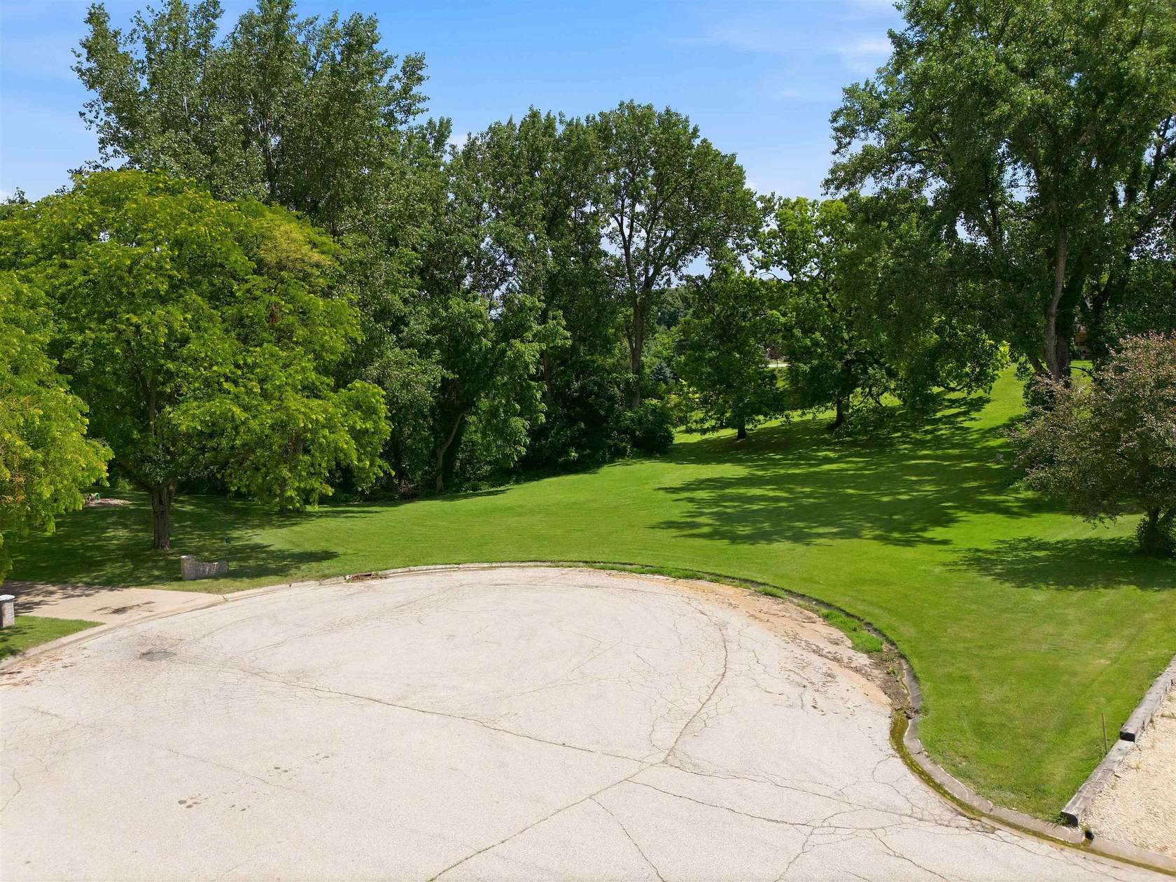 1 Acre of Residential Land for Sale in Dubuque, Iowa