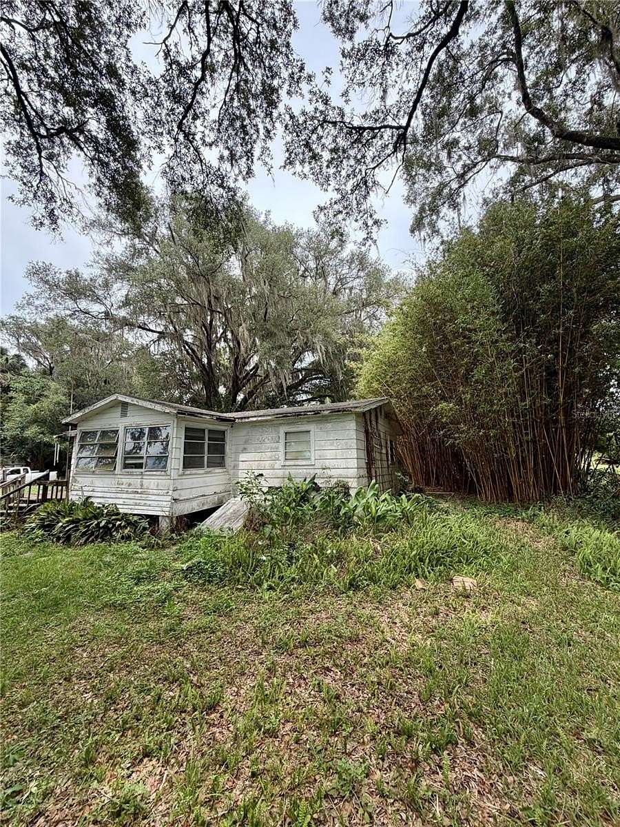 4 Acres of Land with Home for Sale in Fort McCoy, Florida