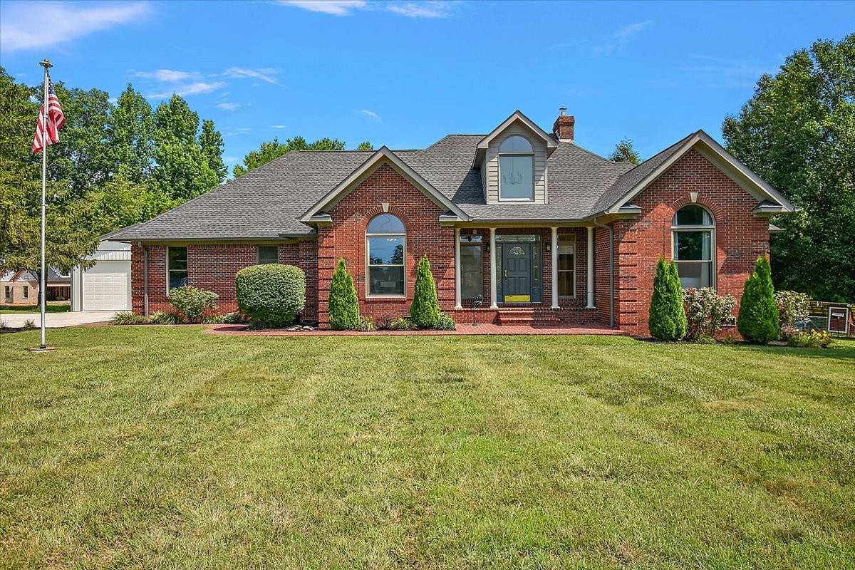 19 Acres of Land with Home for Sale in Smithville, Tennessee