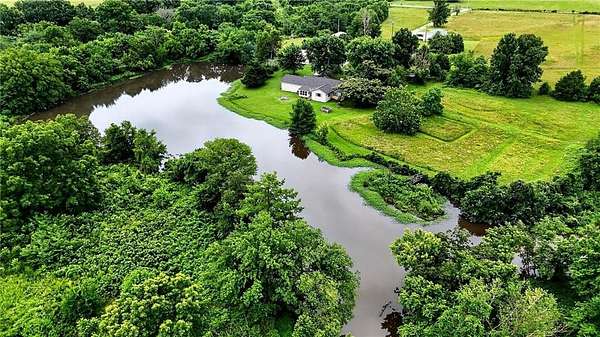 21.1 Acres of Recreational Land with Home for Sale in Columbus, Kansas