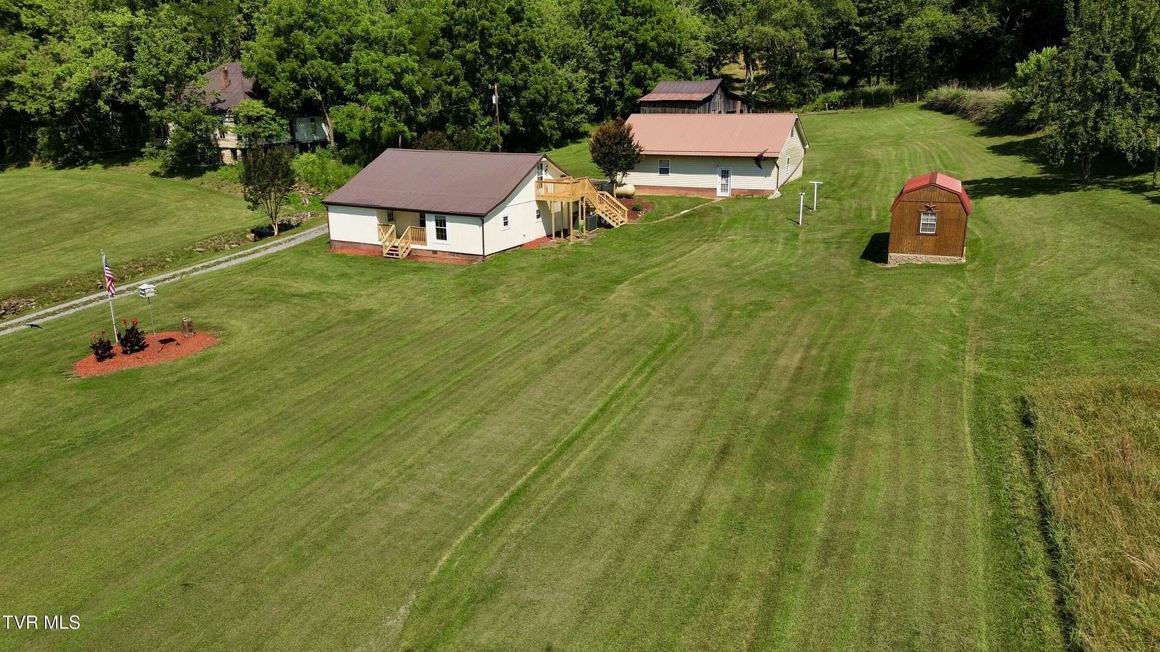 3.27 Acres of Land with Home for Sale in Mendota, Virginia