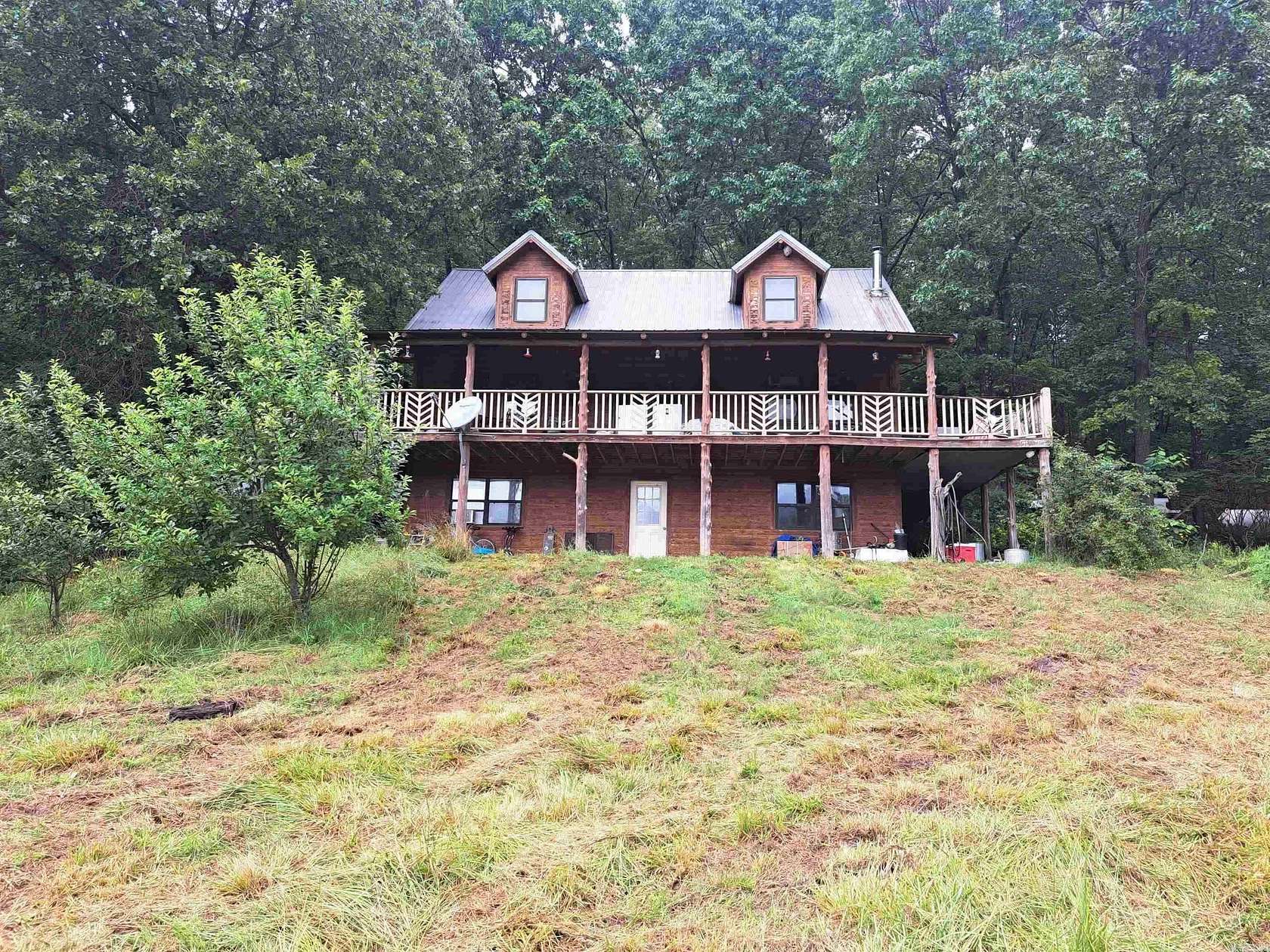148 Acres of Recreational Land with Home for Sale in Melbourne, Arkansas