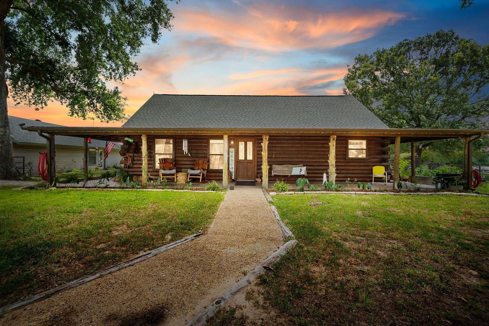 34 Acres of Land with Home for Sale in Eustace, Texas