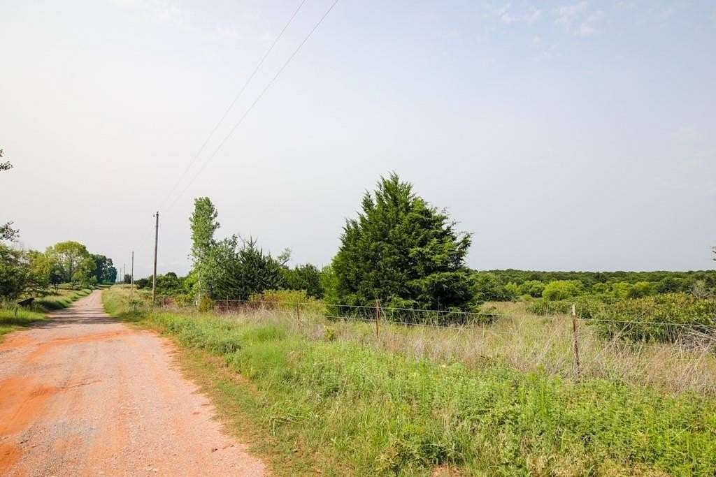 5 Acres of Residential Land for Sale in Lindsay, Oklahoma