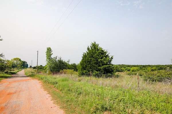 5 Acres of Residential Land for Sale in Lindsay, Oklahoma