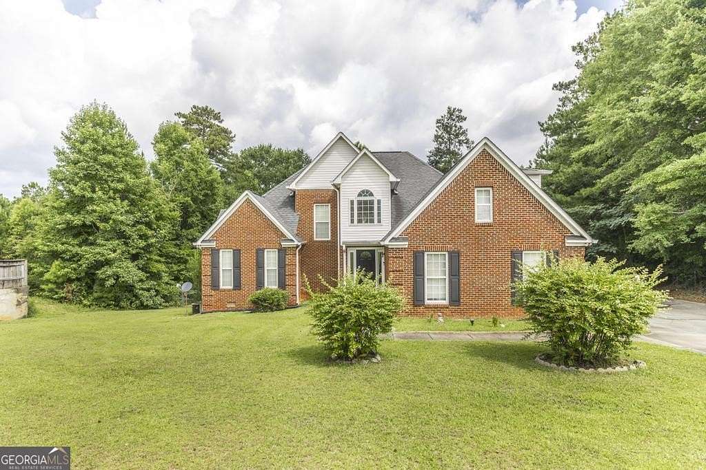 2.76 Acres of Land with Home for Sale in Macon, Georgia