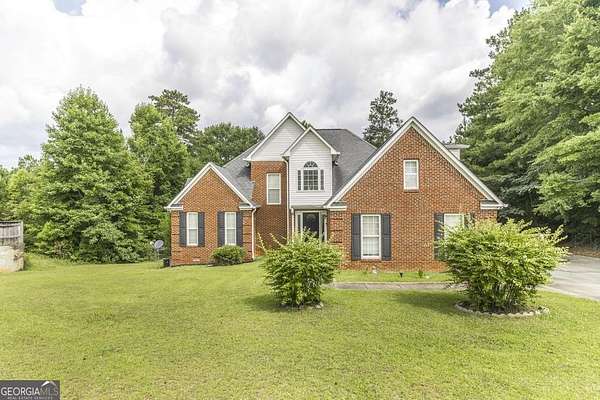 2.76 Acres of Land with Home for Sale in Macon, Georgia