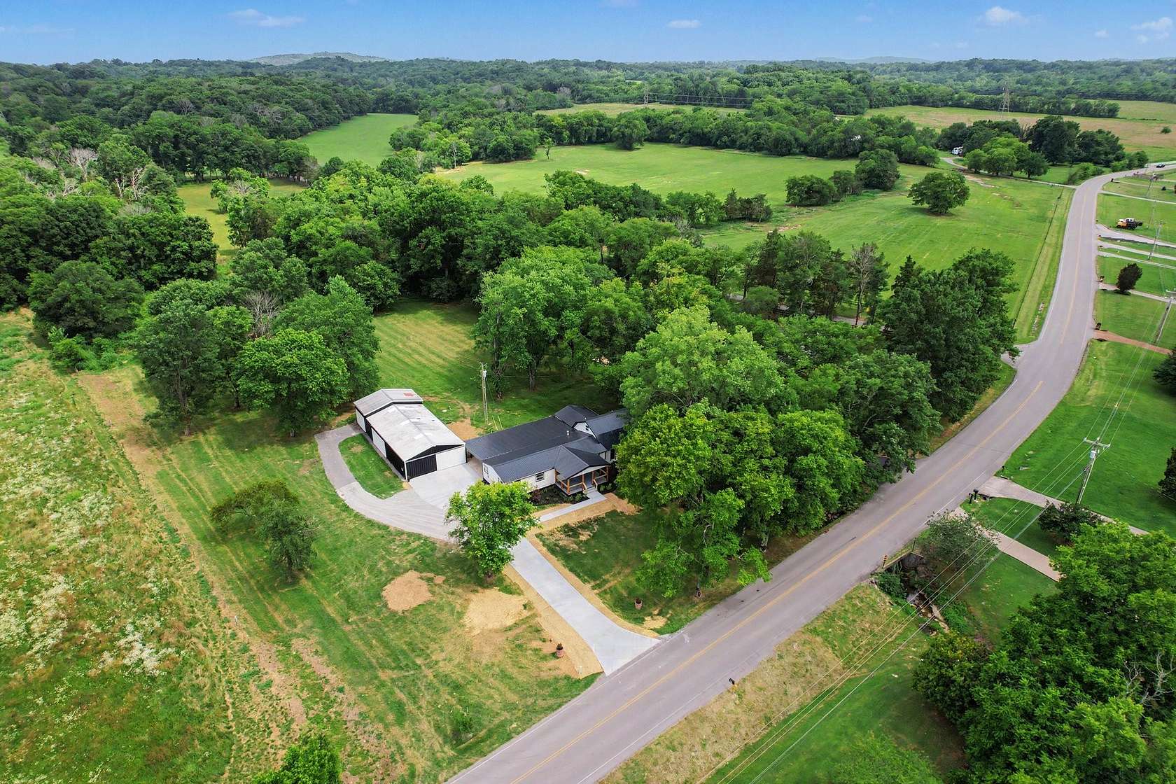 2.12 Acres of Land with Home for Sale in Lebanon, Tennessee