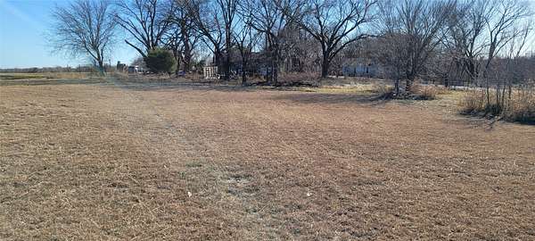 1.52 Acres of Mixed-Use Land for Sale in Palmer, Texas