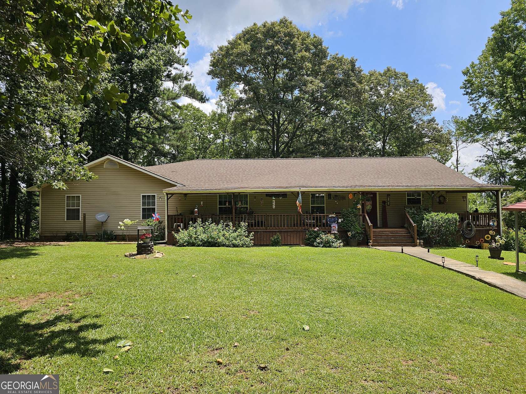 9.49 Acres of Land with Home for Sale in Roanoke, Alabama