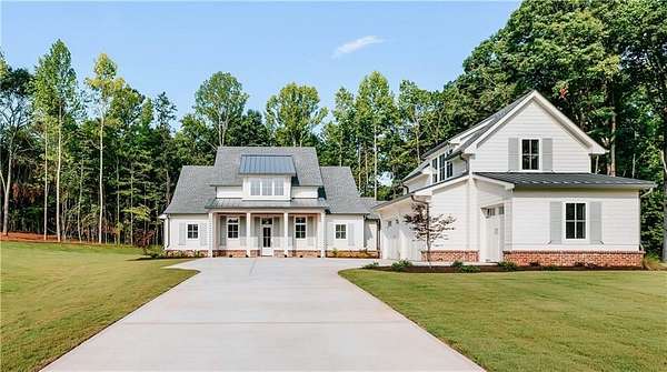 1.52 Acres of Land with Home for Sale in Jefferson, Georgia