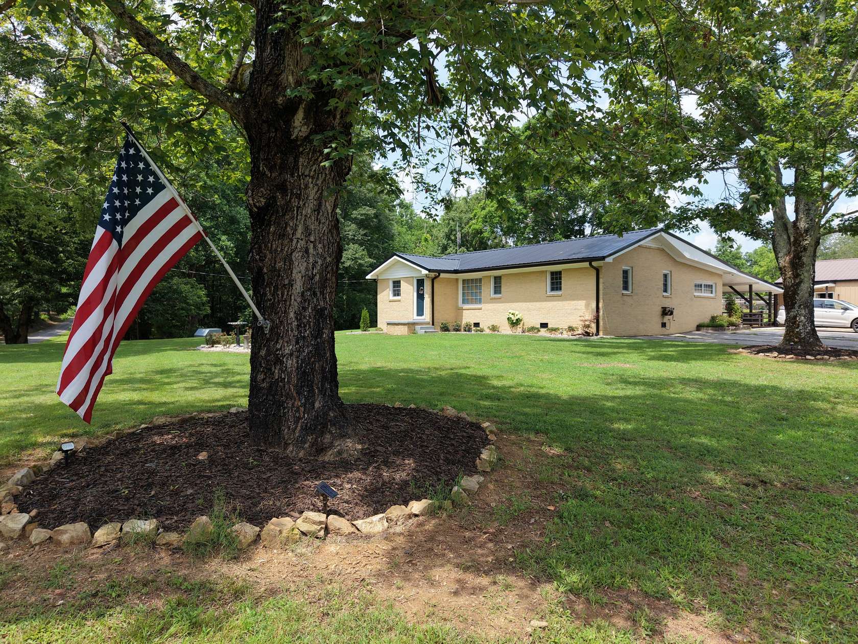 13.4 Acres of Land with Home for Sale in Lawrenceburg, Tennessee