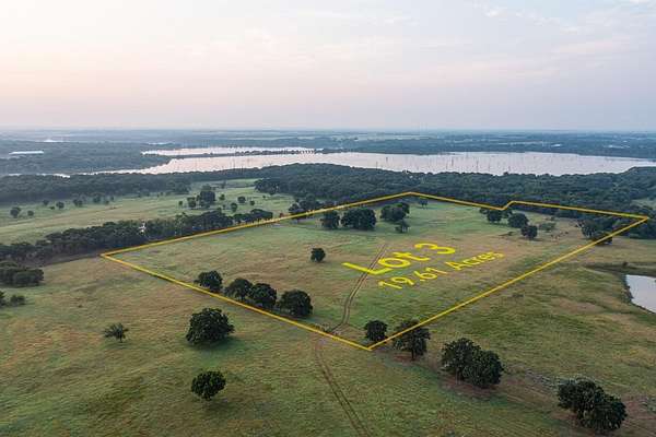 19.6 Acres of Land for Sale in Collinsville, Texas