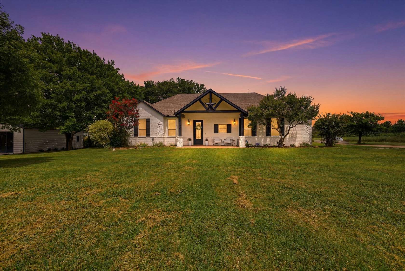 5 Acres of Land with Home for Sale in Aledo, Texas