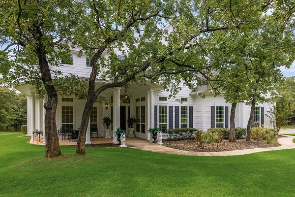 5 Acres of Land with Home for Sale in Valley View, Texas
